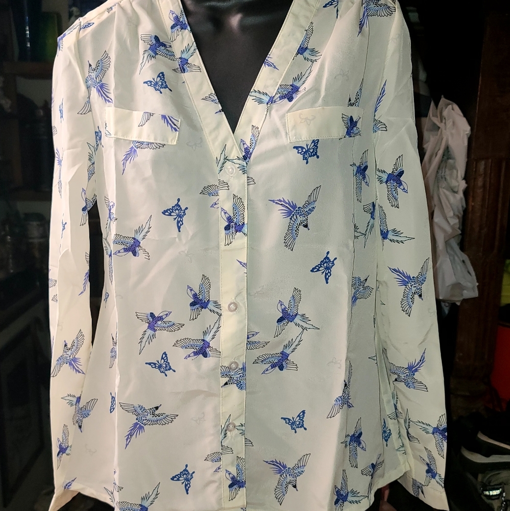 Face2Face NWT beautiful cream & blue Butterfly & bird button down - Picture 5 of 9